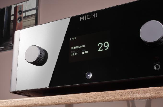 ������������ ����������� ��������� Rotel - Michi X5